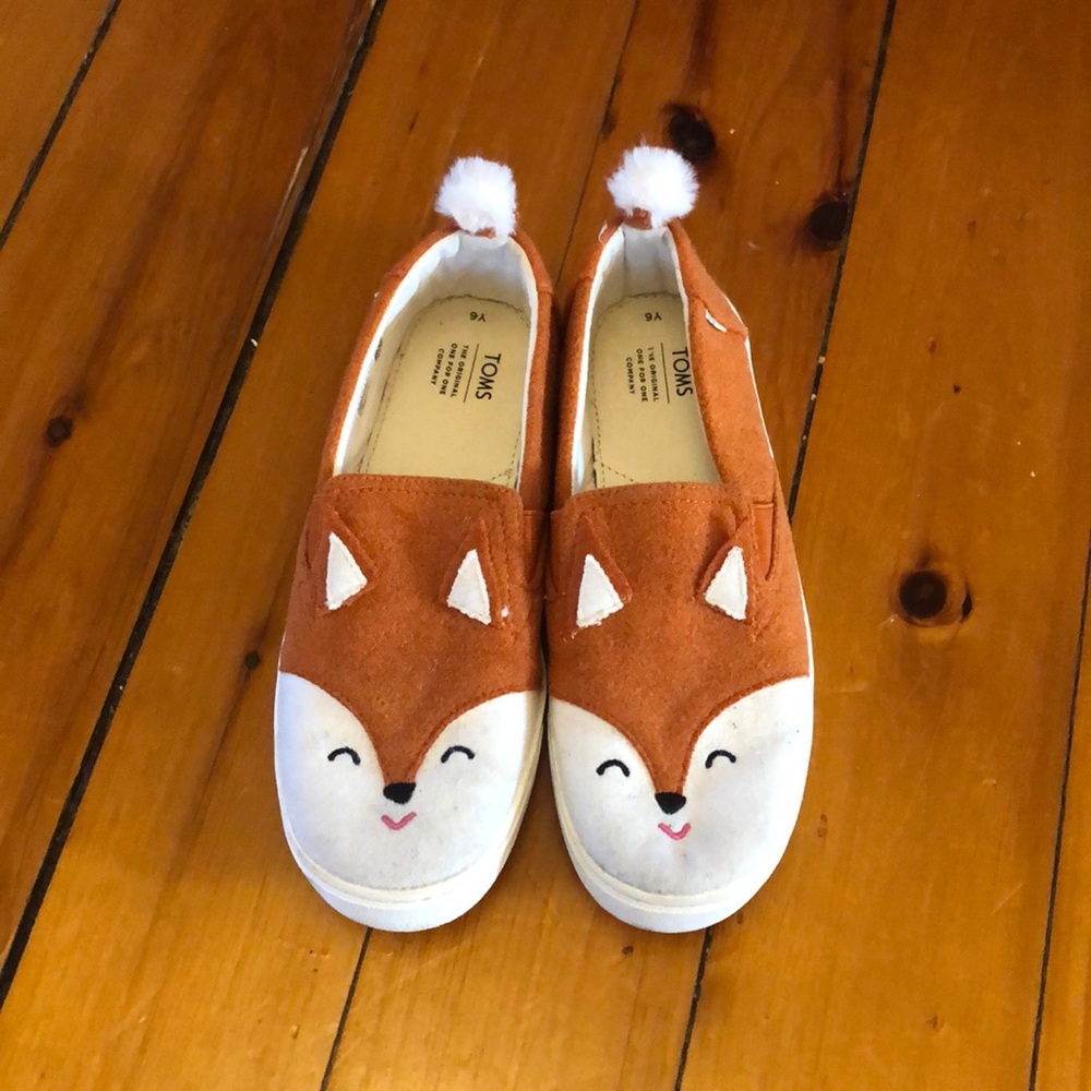 TOMS  Fox shoes